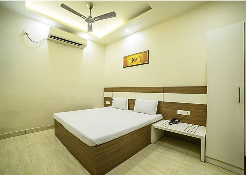 Uttar Pradesh Ghaziabad DELUXE AC ROOM