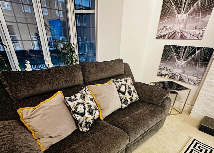 England Gerrards Cross Living Area