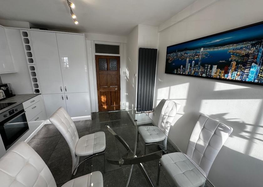 England Gerrards Cross Interior Entrance