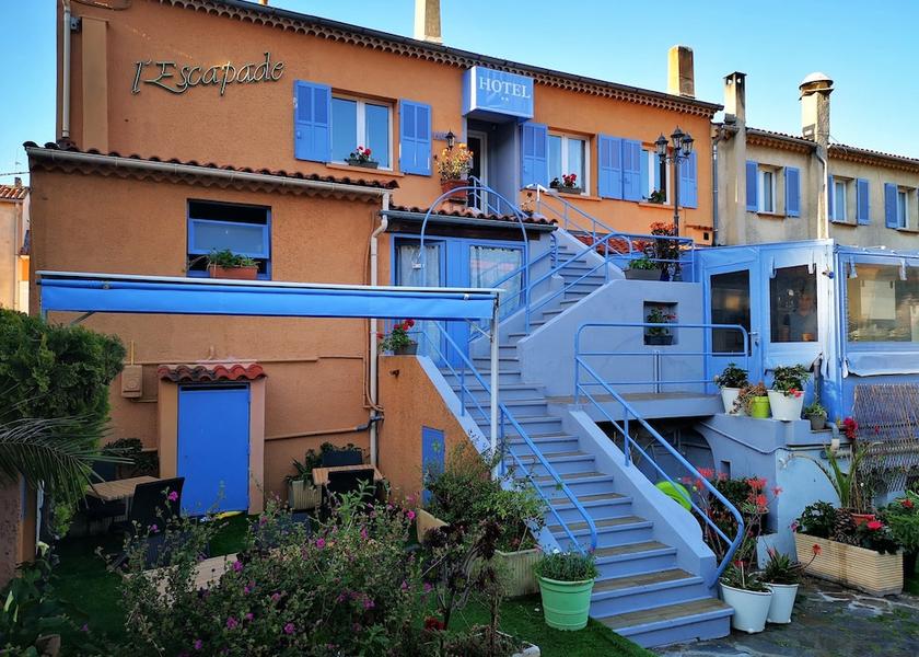 Var Le Lavandou Facade