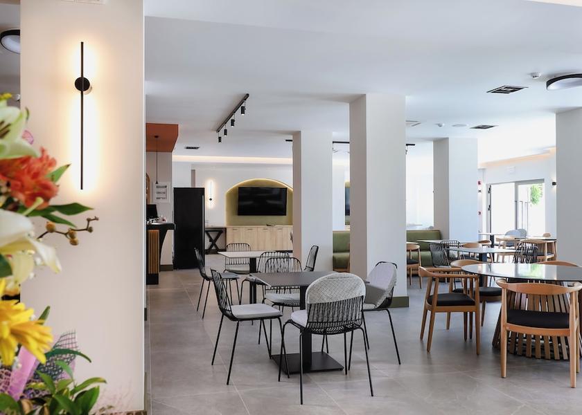 Central Greece Mantoudi-Limni-Agia Anna Breakfast area