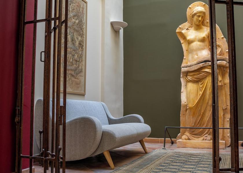 Provence - Alpes - Cote d'Azur Arles Reception