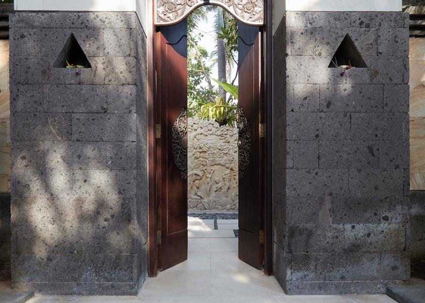 Bali Sukawati Entrance