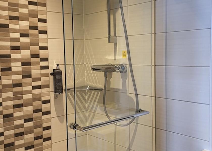 England Winscombe Bathroom