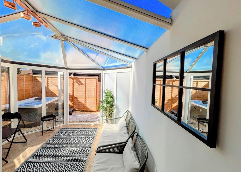 England Swindon Primary image