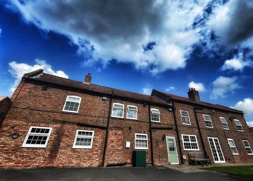 England Selby Exterior Detail