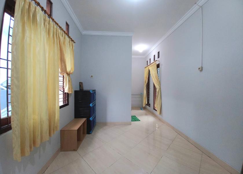  Sleman Interior Entrance