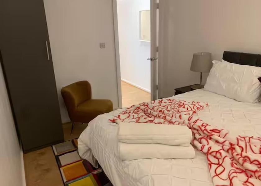 England Barking Room