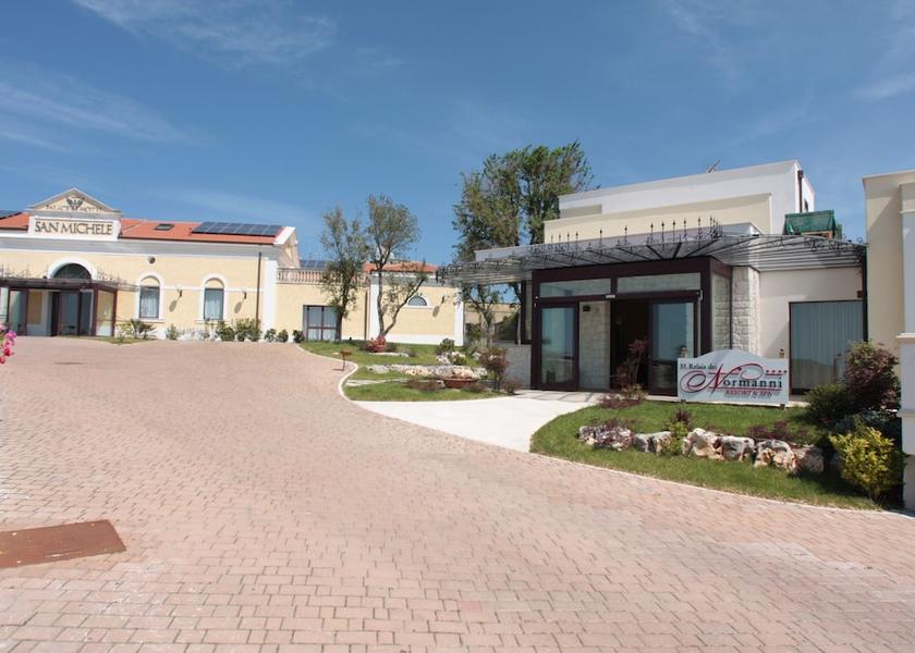 Puglia Monte Sant'Angelo Facade