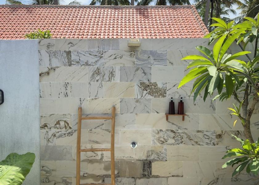  Penida Island Bathroom