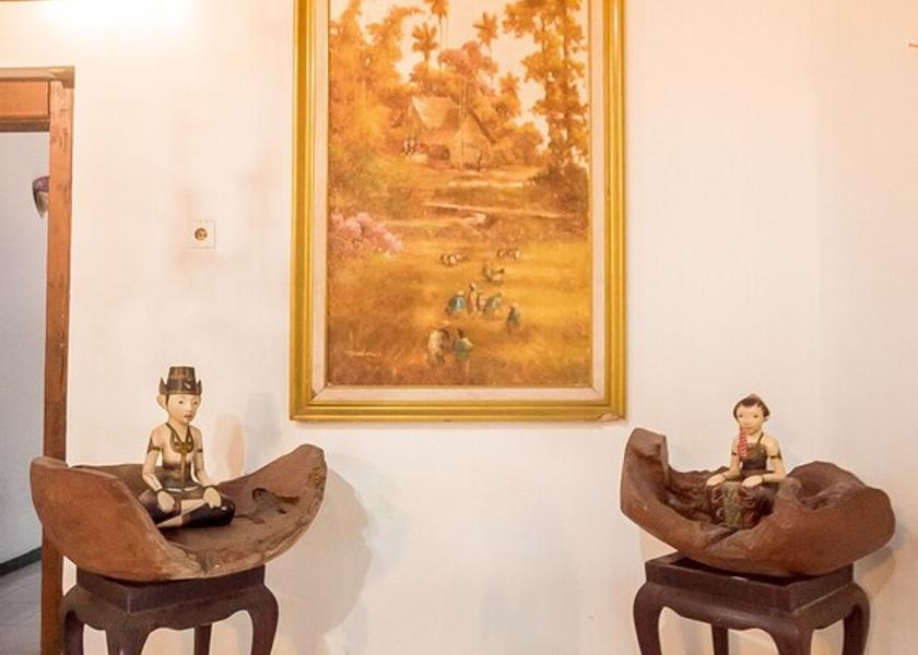  Pakem Exterior Detail