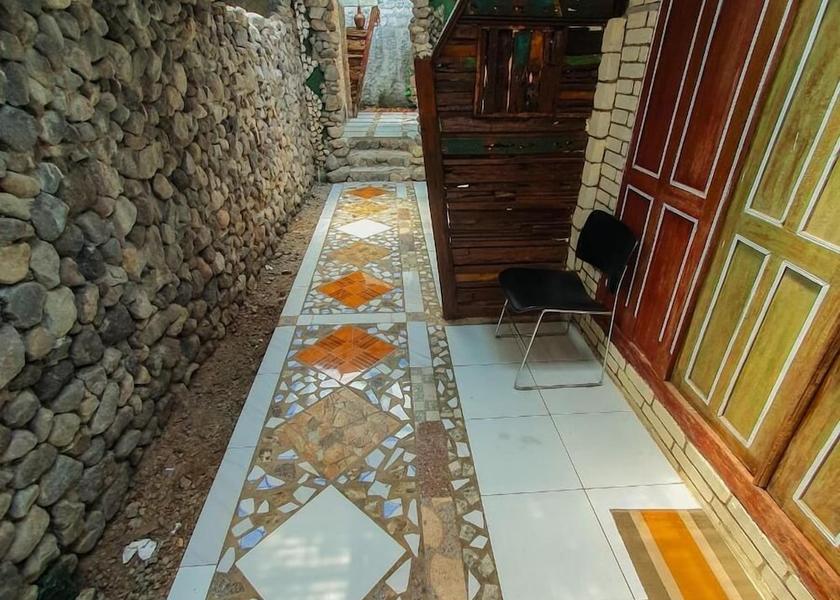  Pakem Exterior Detail