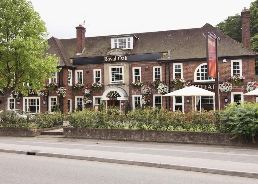 England Sevenoaks Exterior Detail