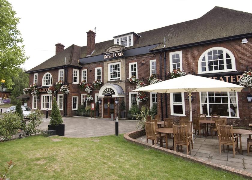 England Sevenoaks Exterior Detail