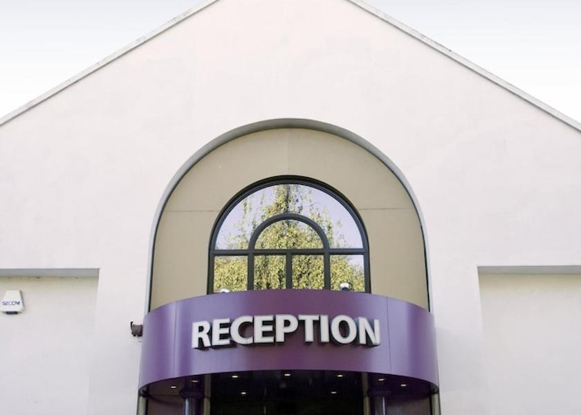 England Potters Bar Exterior Detail