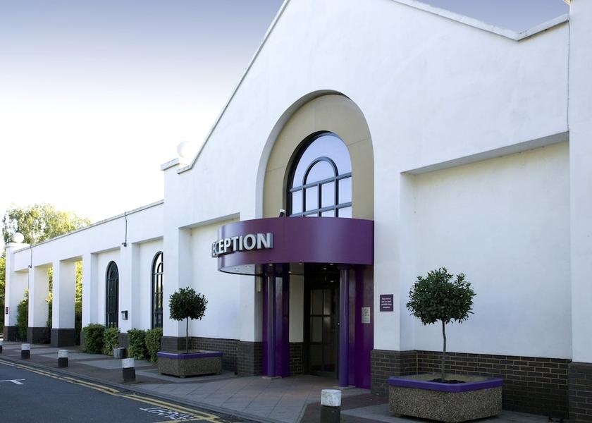 England Potters Bar Exterior Detail