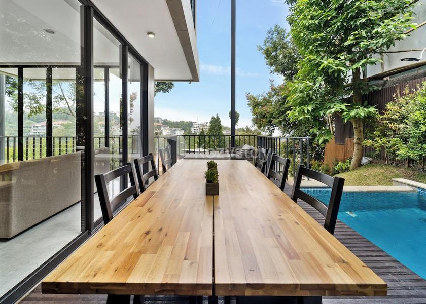 West Java Cimenyan Pool