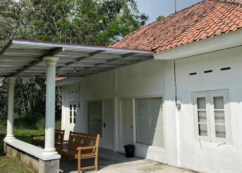  Pakem Exterior Detail