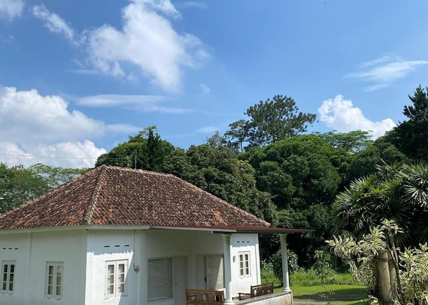  Pakem Exterior Detail