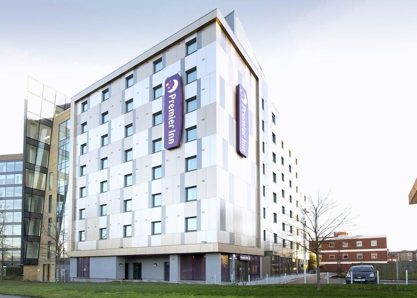 England Maidenhead Exterior Detail