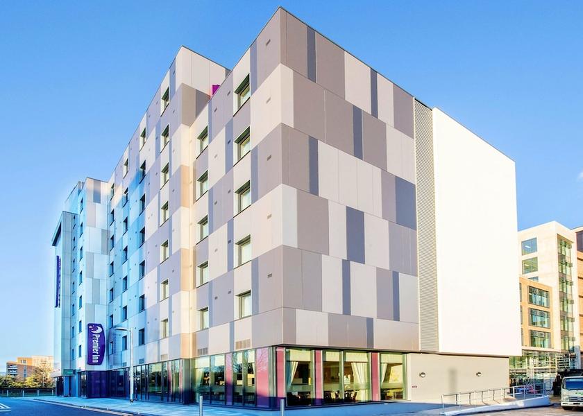 England Maidenhead Exterior Detail