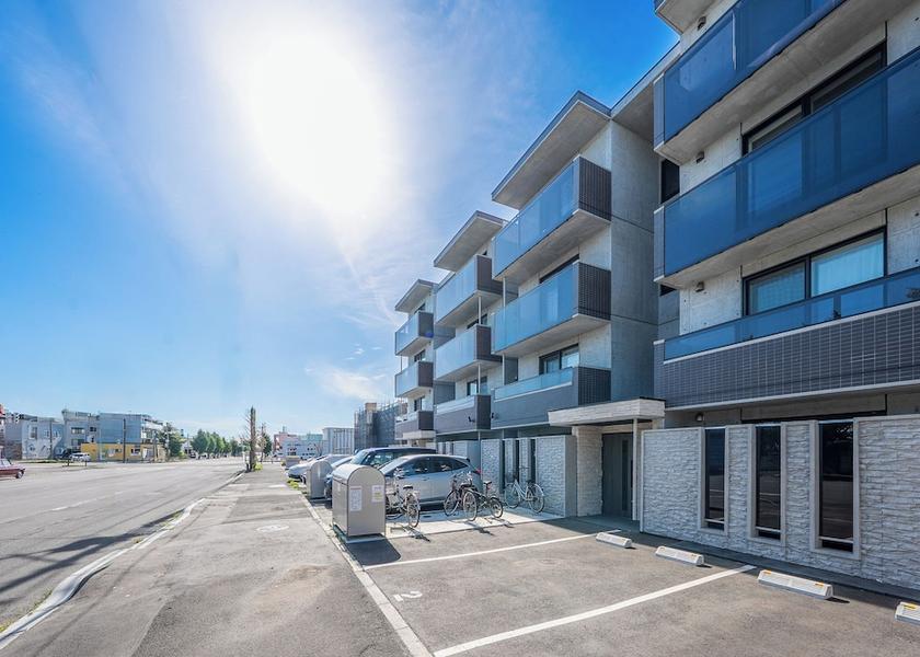 Hokkaido Chitose Exterior Detail