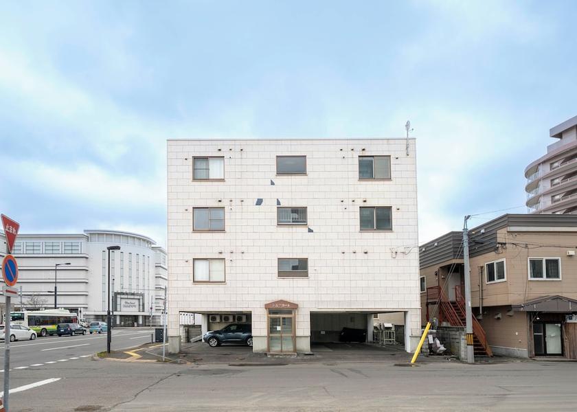 Hokkaido Chitose Exterior Detail