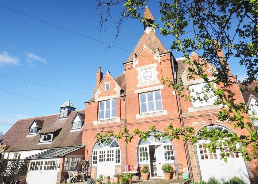 England Daventry Exterior Detail
