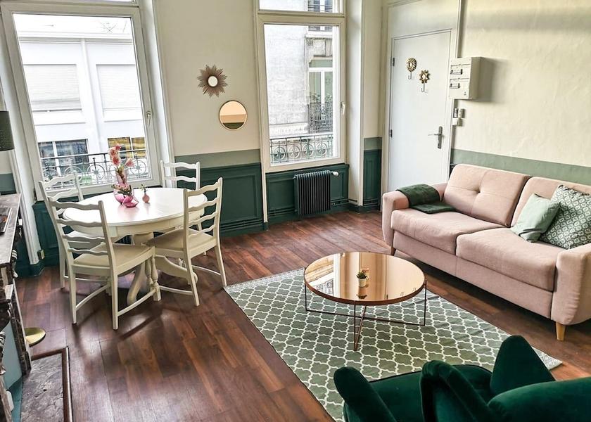 Grand Est Reims Living Area