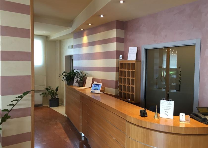 Veneto Rubano Interior Entrance