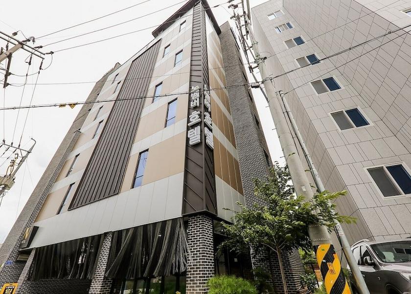 South Chungcheong Seosan Exterior Detail