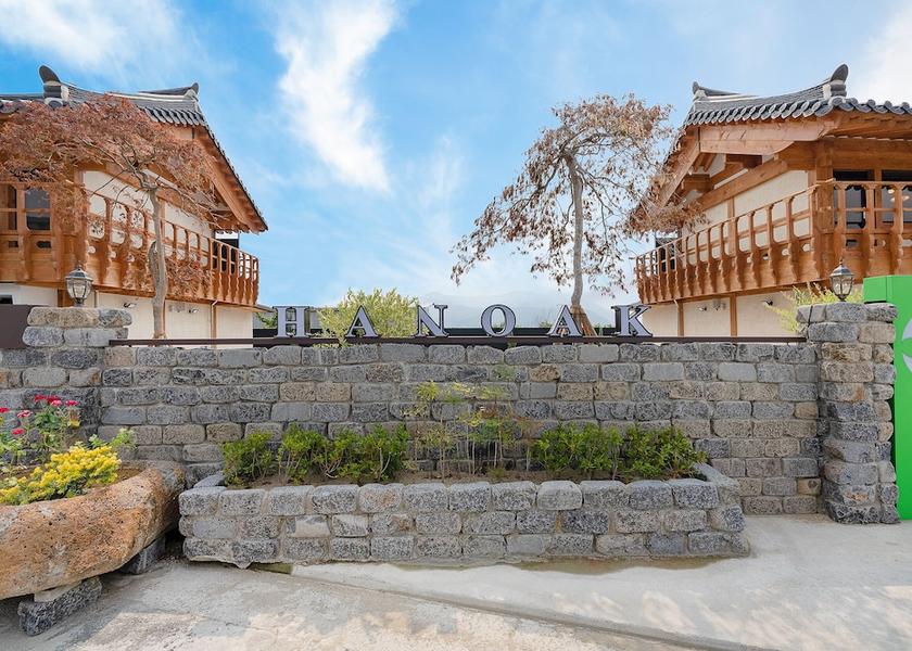North Gyeongsang Gyeongju Exterior Detail