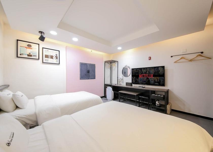 South Chungcheong Gongju Room