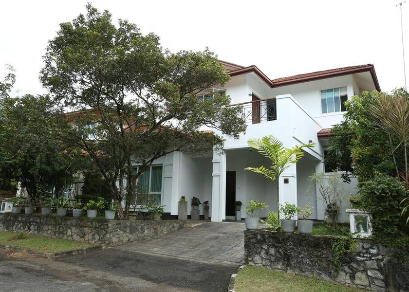 Colombo District Thalawatugoda Facade