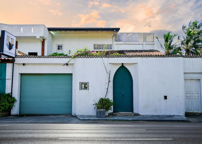 Galle District Boossa Exterior Detail