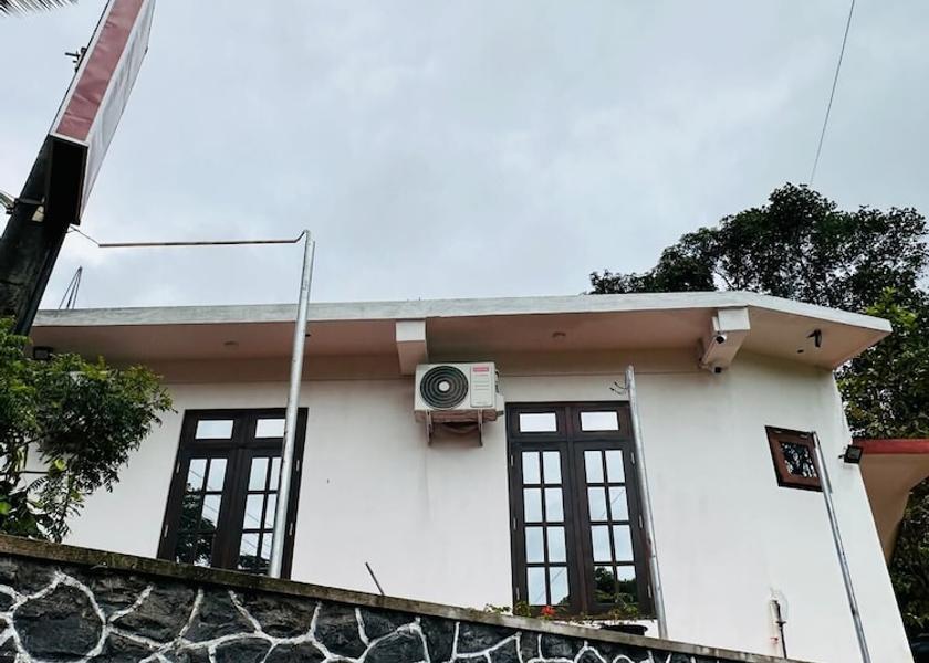 Uva Province Ella Facade