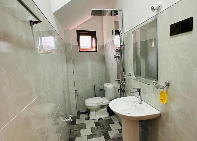 Uva Province Ella Bathroom