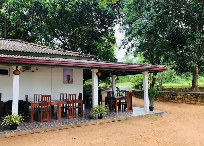Hambantota District Tissamaharama Exterior Detail