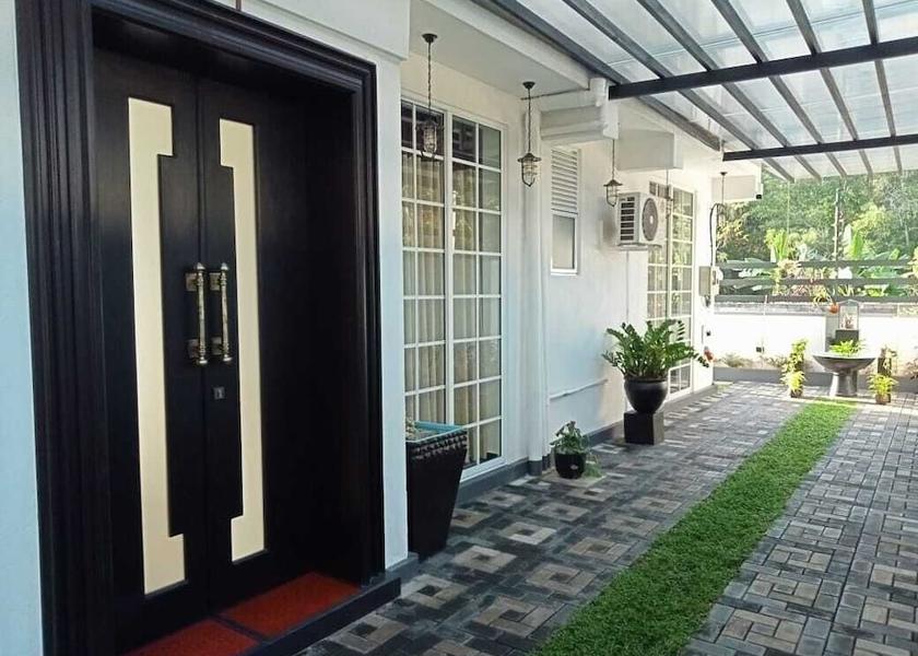 Gampaha District Seeduwa - Katunayake Facade