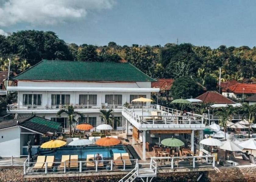 Bali Ceningan Island Front of property