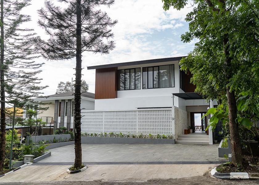 West Java Cimenyan Exterior Detail