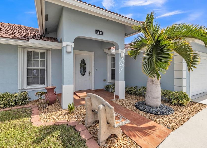 Florida Lake Worth Exterior Detail