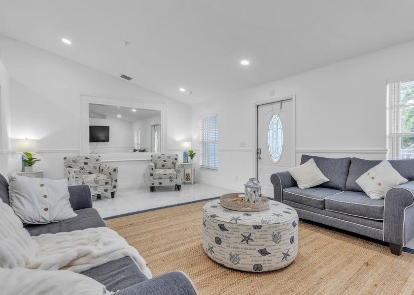 Florida Lake Worth Living Area