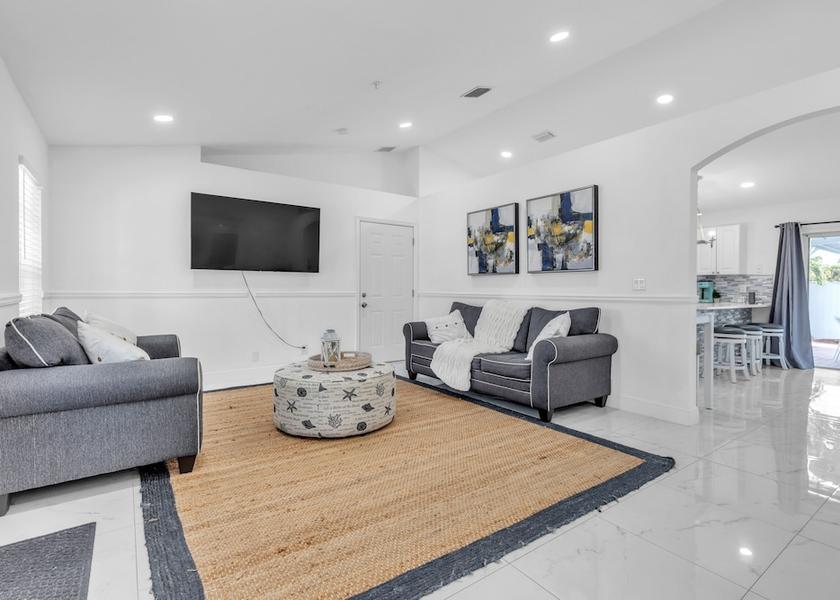 Florida Lake Worth Living Area