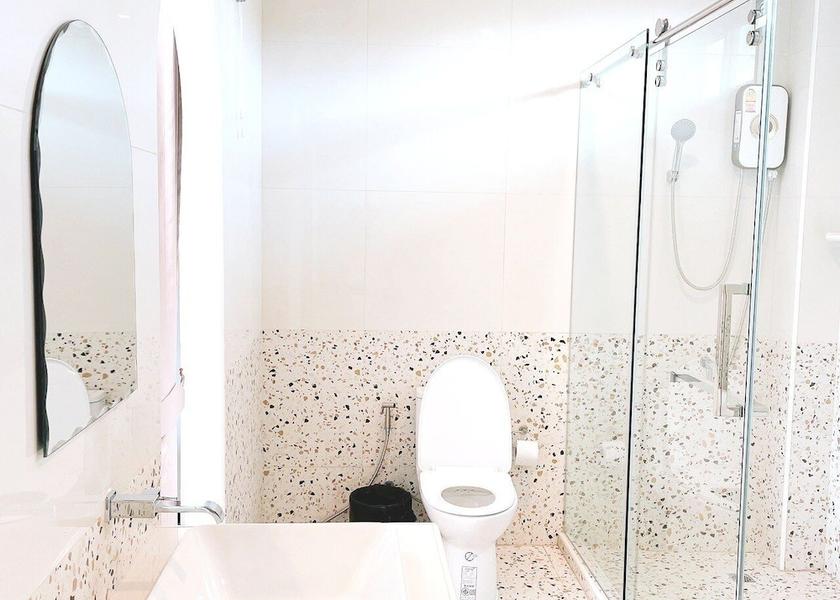 Chonburi Koh Lan Bathroom