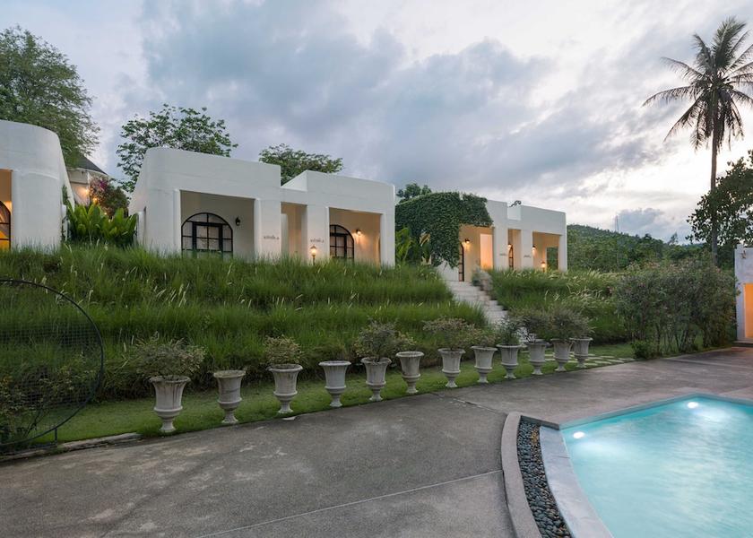 Phetchaburi Kaeng Krachan Exterior Detail