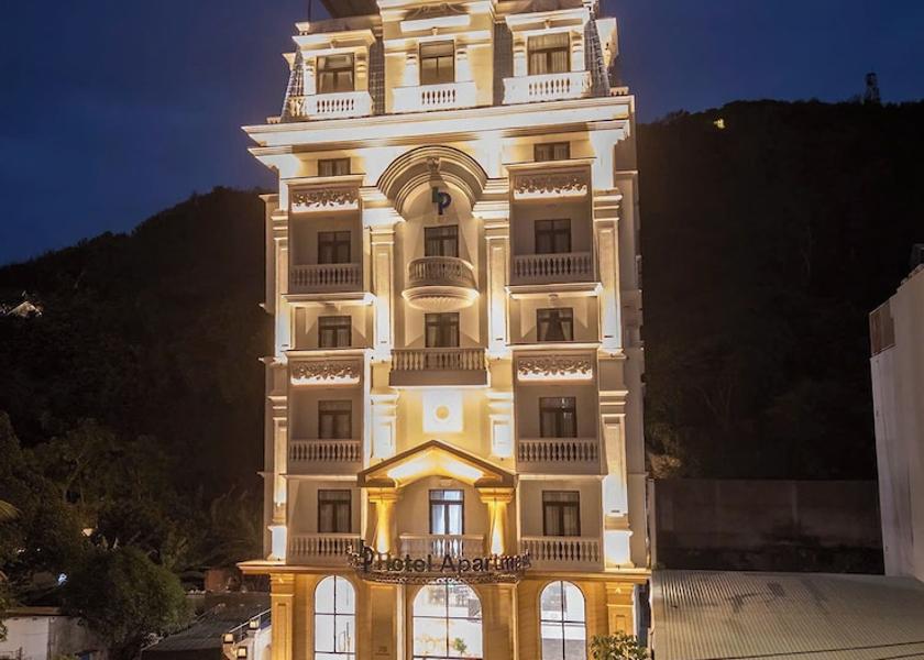 Ho Chi Minh Municipality Vung Tau Front of property - evening/night