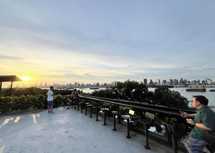 Samut Prakan Province Phra Pradaeng Rooftop terrace
