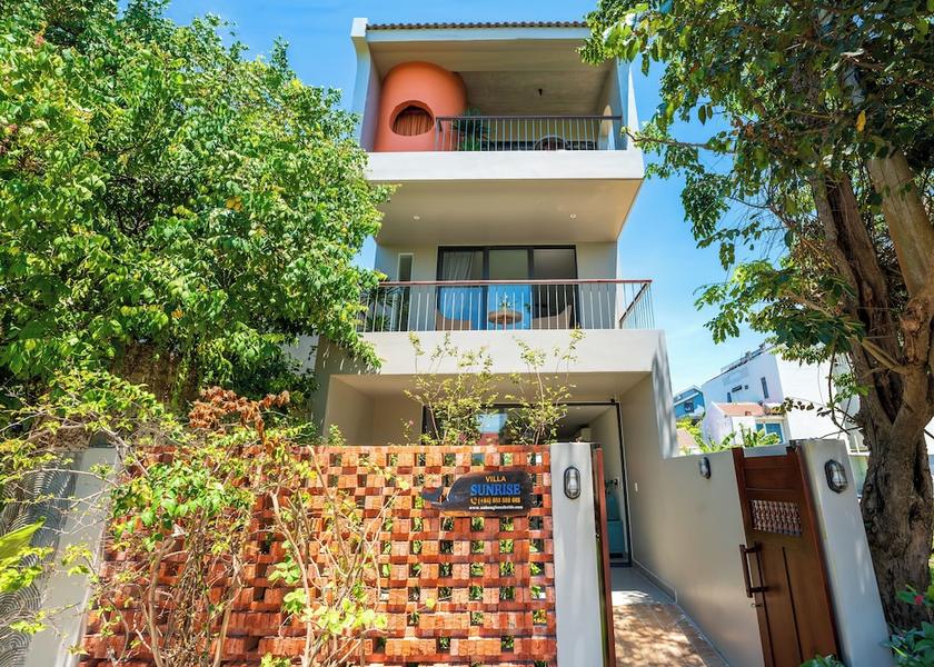 Thua Thien-Hue Da Nang Facade