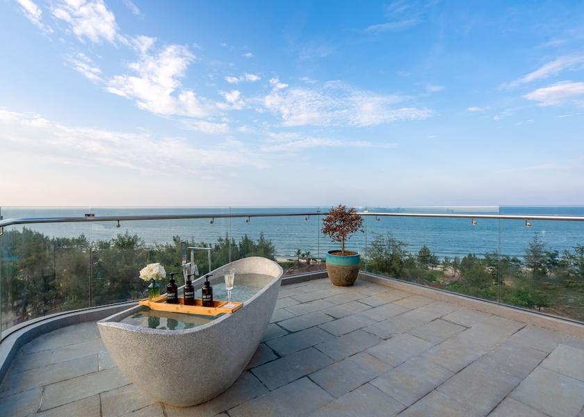 Beach/ocean view